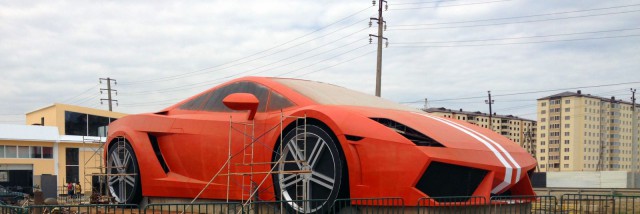 25-Meter Lamborghini Gallardo Erected Outside Anji Arena in Russia