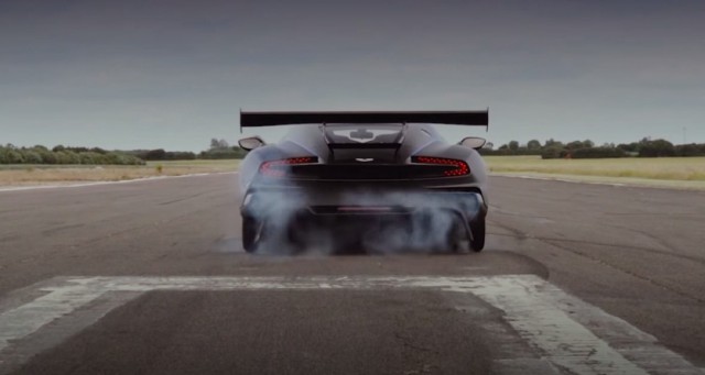 Aston Martin Vulcan accelerates