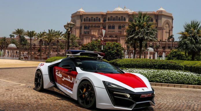 Dubai Police Lykan Hypersport chilling