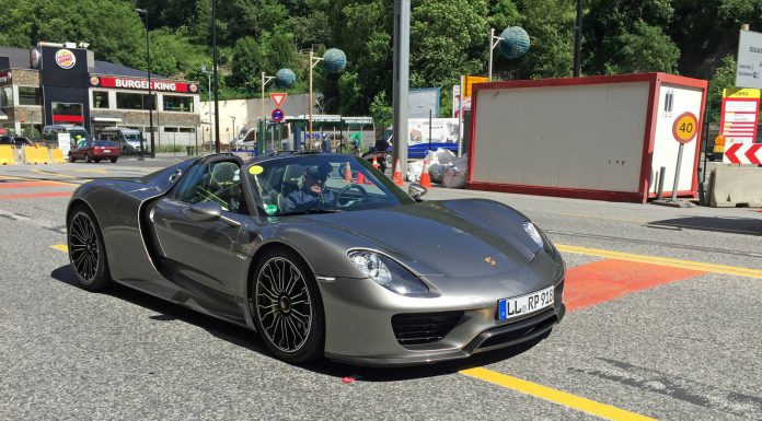 Grey Porsche 918 Spyders