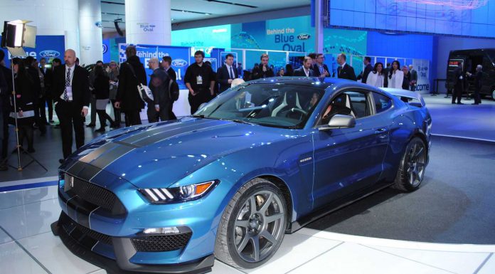 Ford Mustang Shelby GT350R on track