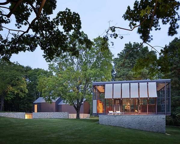Philip Johnson’s Wiley House Listed for $14 Million 