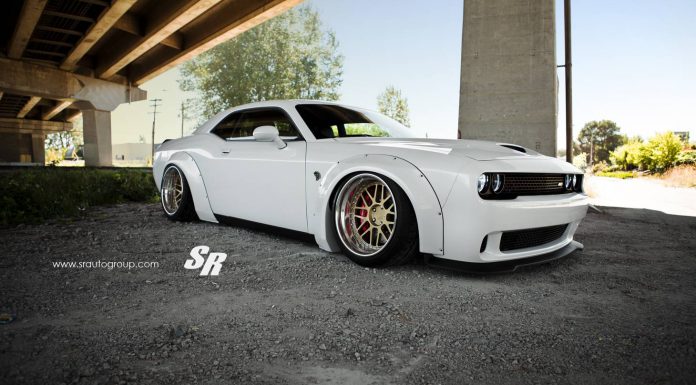 Liberty Walk Dodge Challenger Hellcat