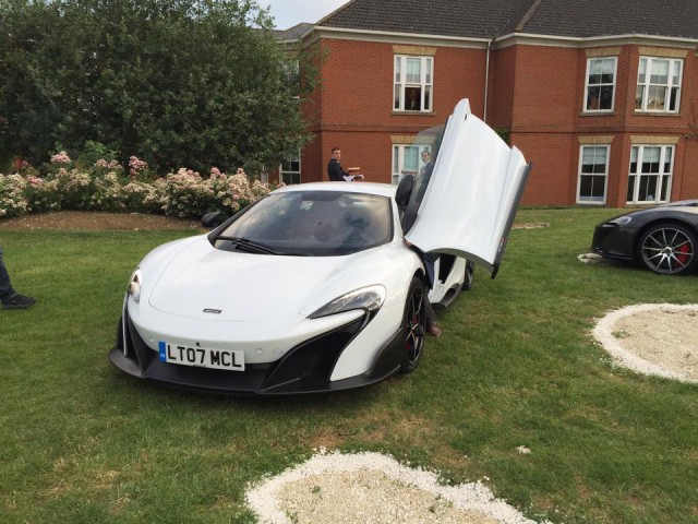 McLaren 675LT white