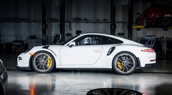 Porsche 911 GT3 RS white