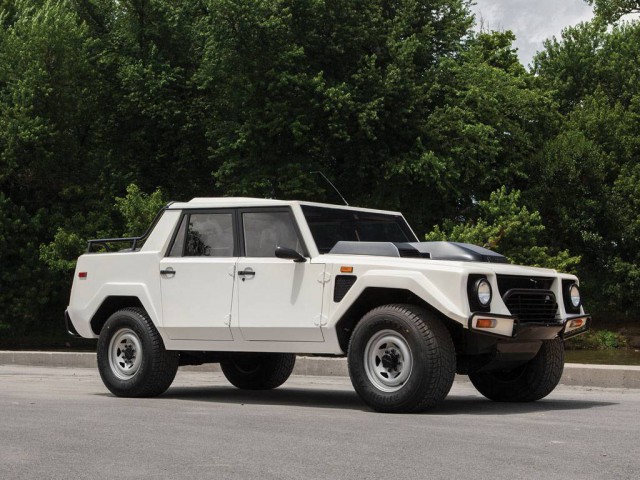 Lamborghini LM002