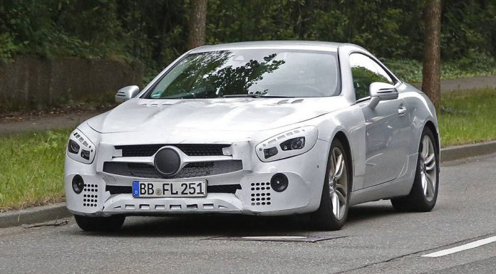 Facelifted Mercedes-Benz SL spy shots front