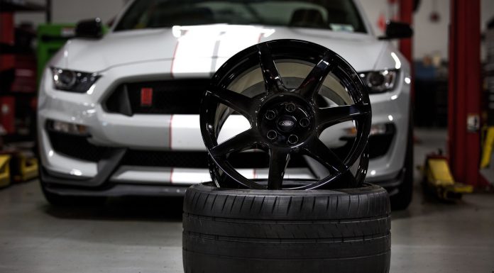 Ford Mustang Shelby GT350R carbon fibre wheels