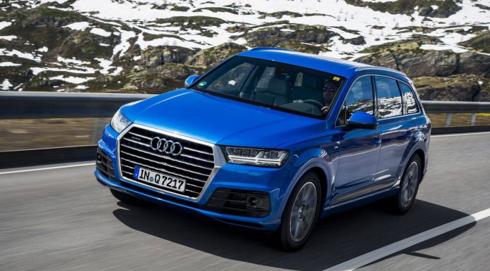 2016-audi-q7-review-daytona-blue-white-014