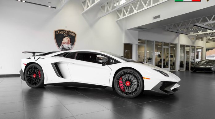 Lamborghini Aventador SV  side view