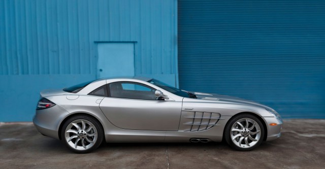 Mercedes-Benz SLR McLaren auction side