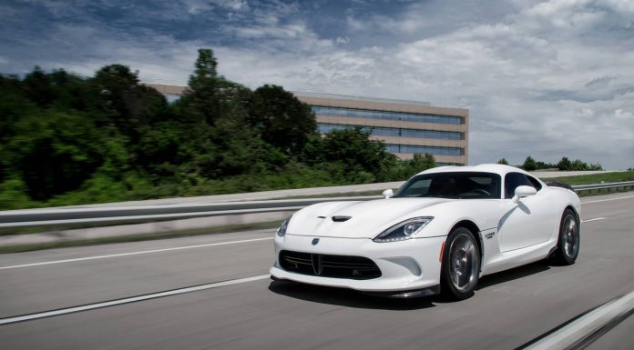 Photo of the Day: Stunning White Dodge Viper GTS!