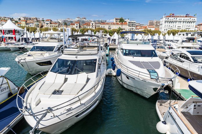 2015 Cannes Yachting Festival boats