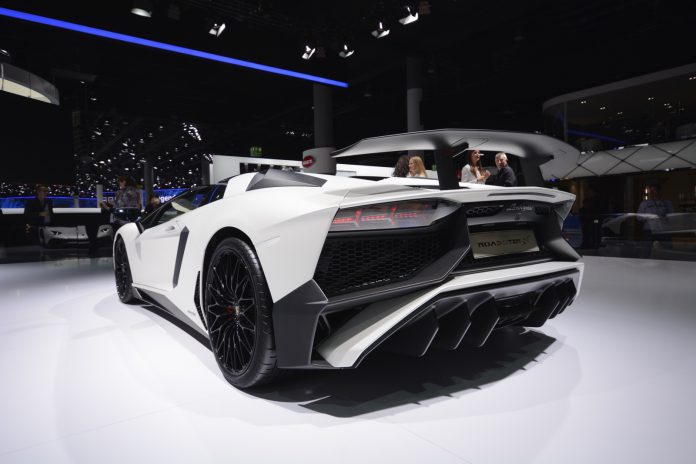 Lamborghini Aventador SV Roadster rear