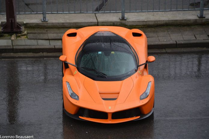 Orange LaFerrari (2)