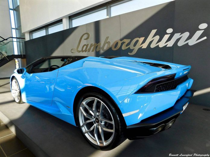 Blu Cepheus Lamborghini Huracan Spyder (Photo: Bennett Lunceford Photography)