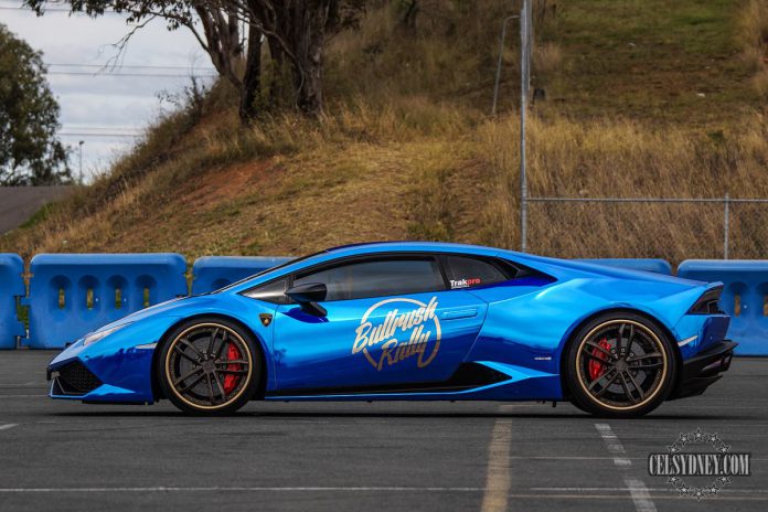 Chrome blue Lamborghini Huracan 