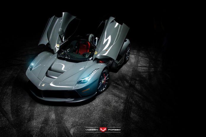 Grigio Medio Ferrari LaFerrari 