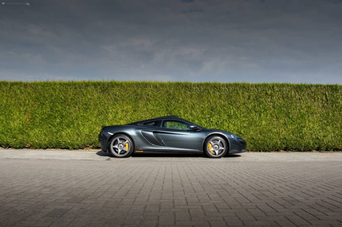 McLaren 650S Le Mans side view