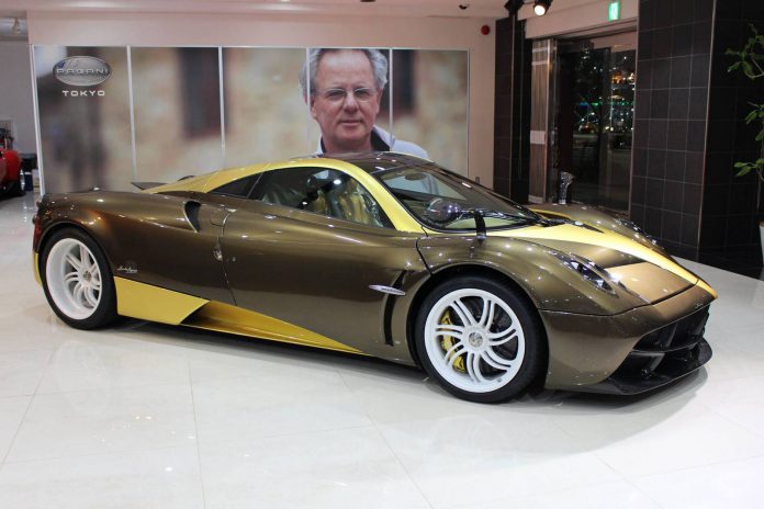 Pagani Huayra gold scheme