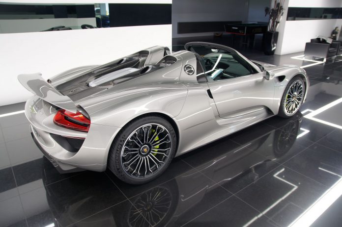 Porsche 918 Spyder rear