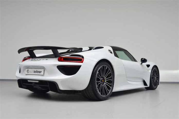 White Porsche 918 Spyder (11)