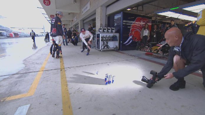 Drivers and Teams playing games at the pitlanes