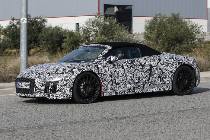 2016 Audi R8 Spyder Spy Shot