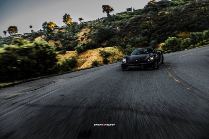 Black Porsche 918 Spyder 