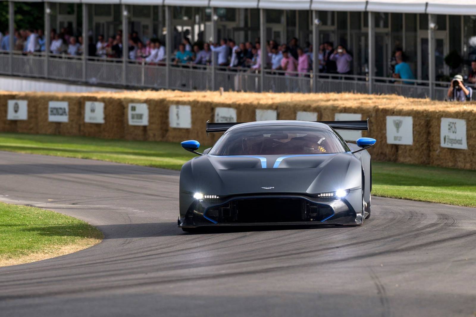 Aston Martin Vulcan Black