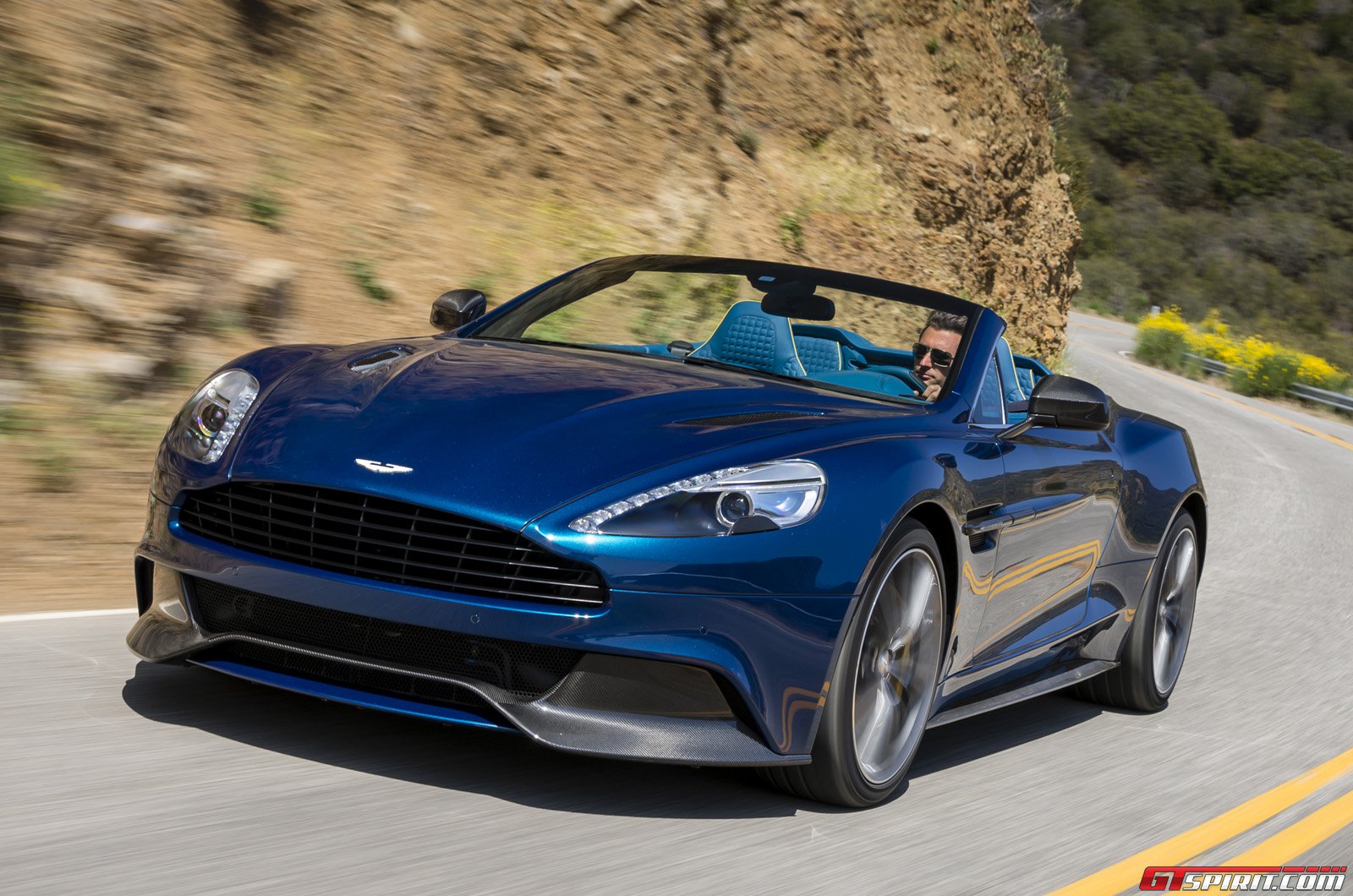 Aston Martin Vanquish кабриолет