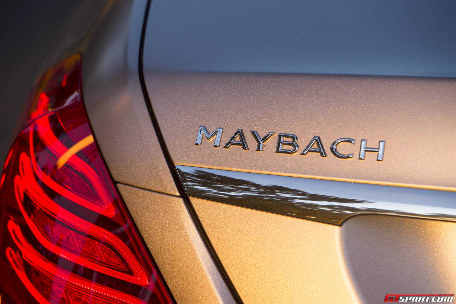 Mercedes Maybach логотип