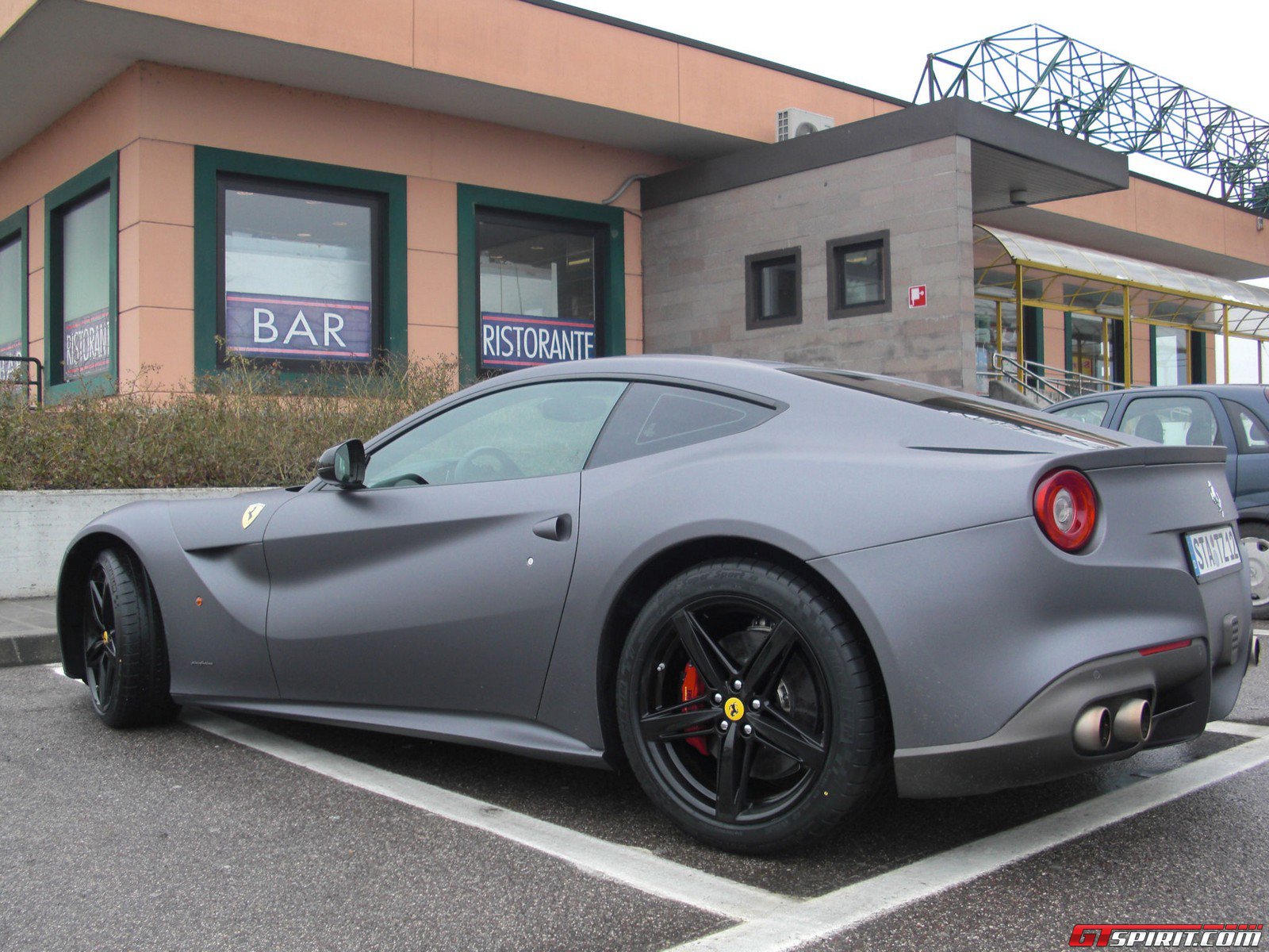 Ferrari f12 Berlinetta черная матовая