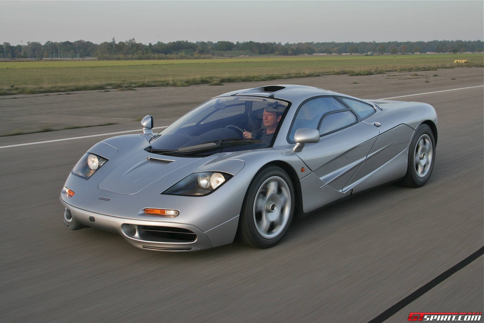 Mclaren F1 Цена