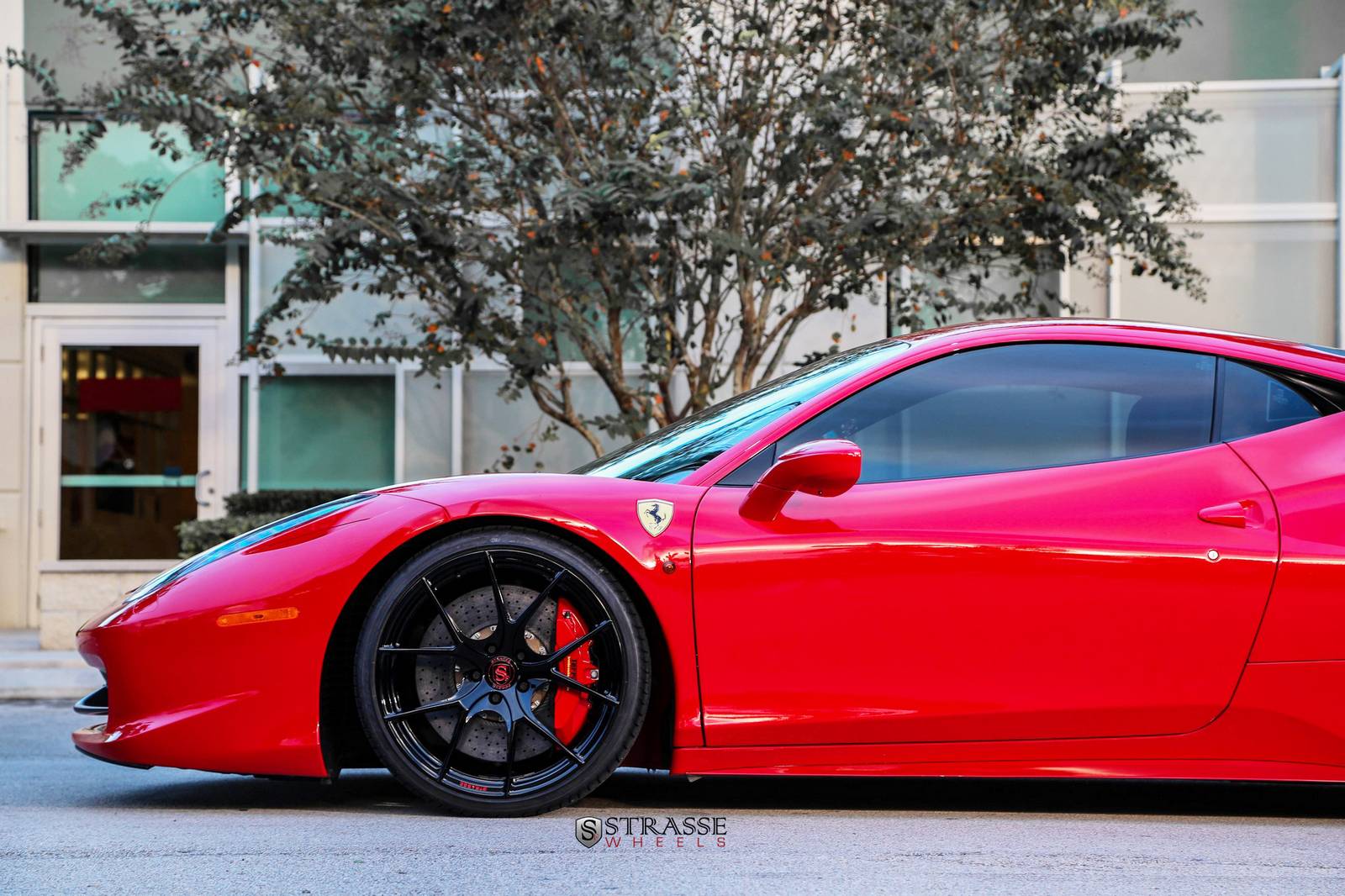 Ferrari 458 Italia фиолетовая