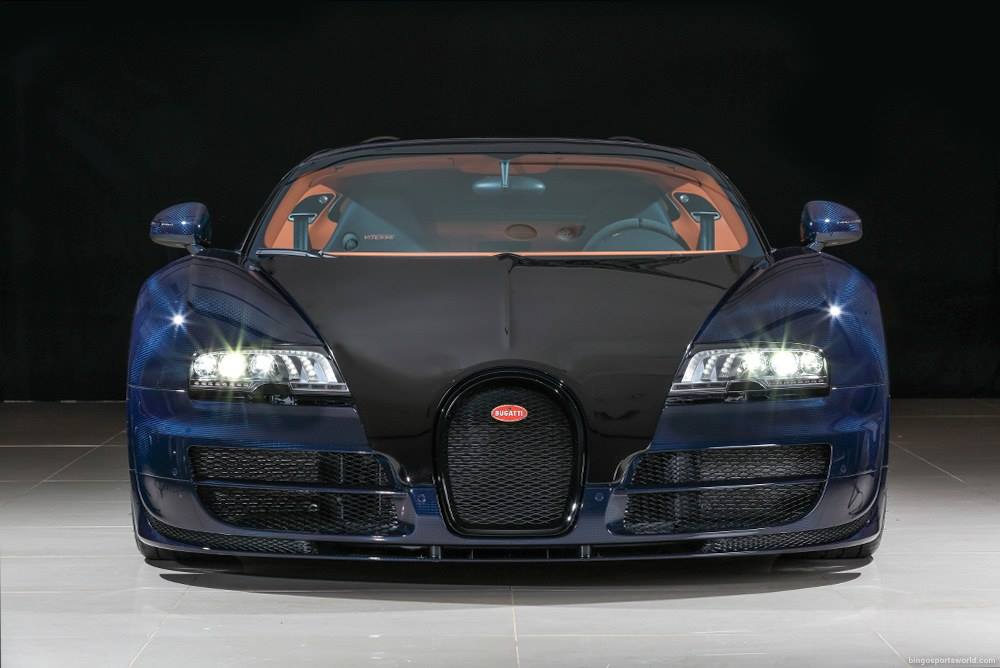 Угоняют самую редкую машину бугатти. Бугатти Вейрон карбон. Bugatti Veyron Blue Carbon. Bugatti Veyron Vitesse Blue Carbon. Бугатти Вейрон 16.4 багажник.