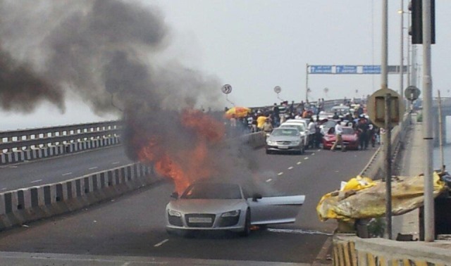 Audi R8 Catches Fire