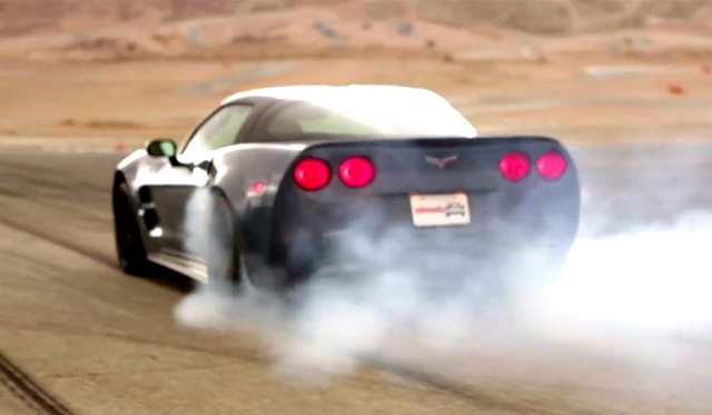 Video Corvette ZR1 beats the SRT Viper in Burnout Super Test