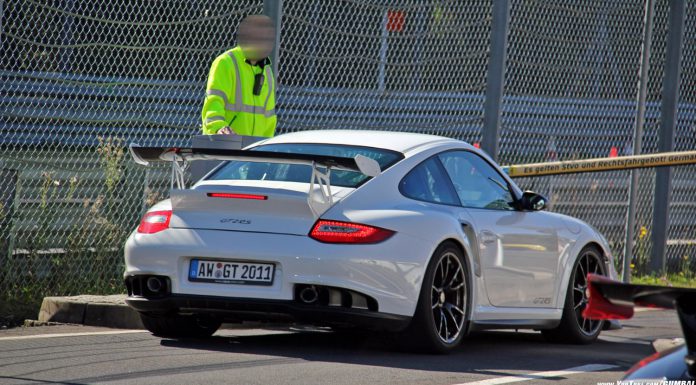 Video: Unique Porsche 911 GT2 RS With GT3 RS Wing