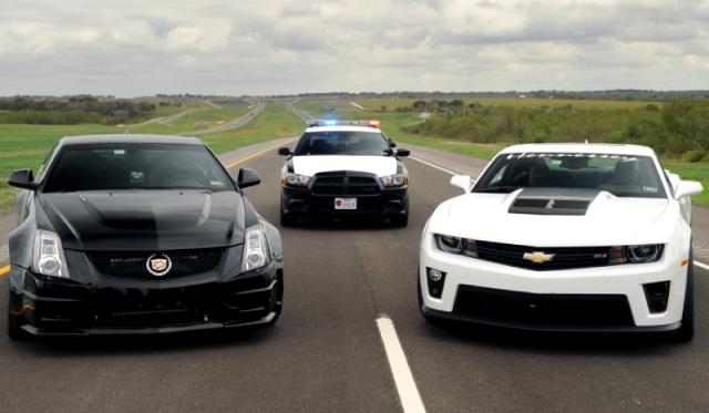 Hennessey HPE700 Chevrolet Camaro ZL1 Hits 203MPH on Highway