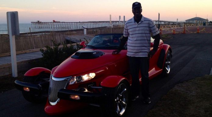 Video: Plymouth Prowler Fitted With 6.1-liter HEMI V8