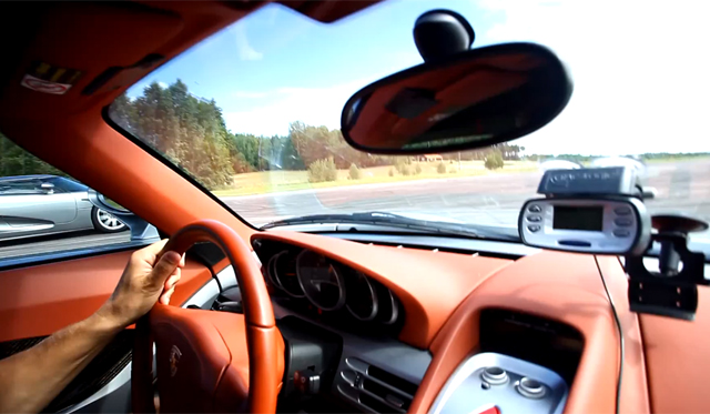 Video: Porsche Carrera GT vs Koenigsegg CCR