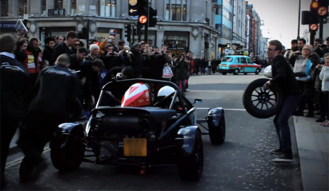 Video: Ariel Atom pit Stop in the Heart of London