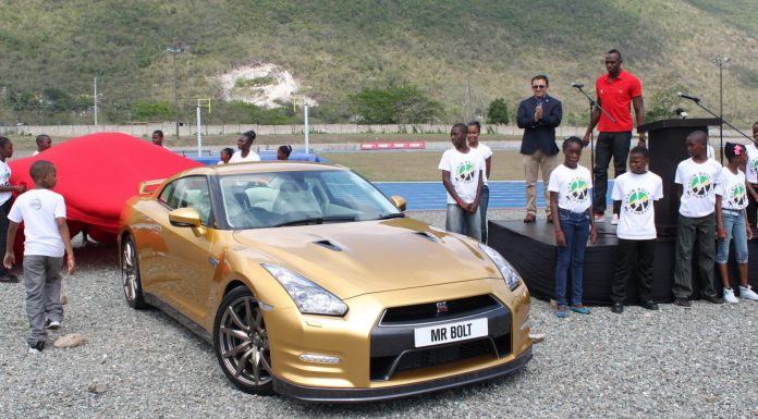 Usain Bolt Receives Exclusive Gold-Painted 2014 Nissan GT-R