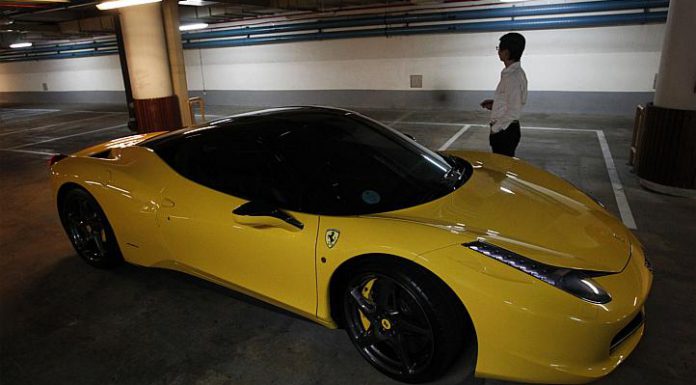 Video: Singaporean Valets Take Ferrari 458 Italia on Joyride