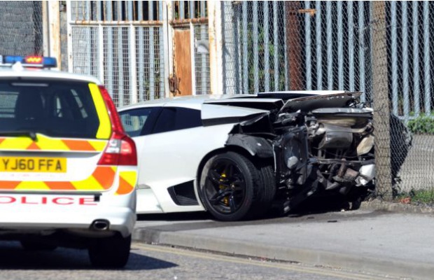 Car Crash: Lamborghini Murcielago LP640 Crashes in England