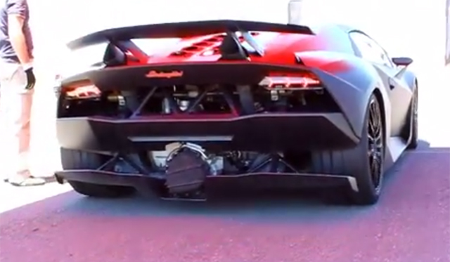 Video: Lamborghini Sesto Elemento Hits the Track