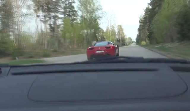 Video: 2012 Ferrari 458 Italia vs 2010 Porsche 911 Turbo PDK