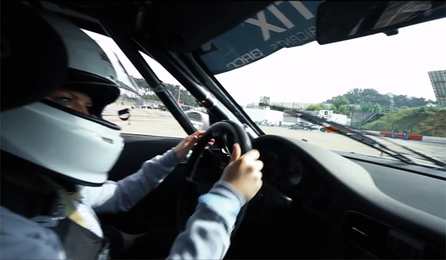 Video: Girl Drifts Porsche 911 GT3
