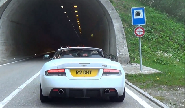 Video: Bugatti Veyron Super Sport and Aston Martin DBS Tunnel Blast